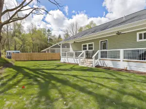 Brand New Home in Hendersonville~5 Min Drive to Downtown 2 Bedroom Home by RedAwning