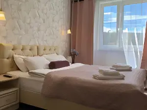 Melton Hotel (Мелтон)