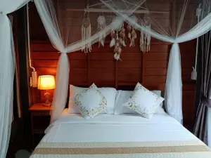 Alaska Pool Cafe&Homestay2