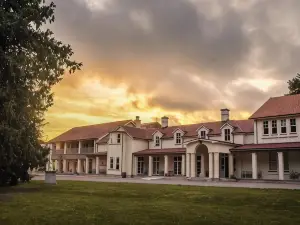 Teschemakers Resort