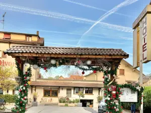 Hotel le Divona "au Coeur de Divonne"