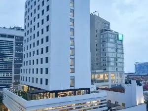 De Braga, Artotel Curated