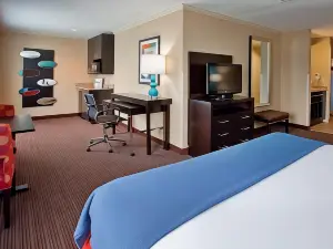 Holiday Inn Express & Suites North Kansas City