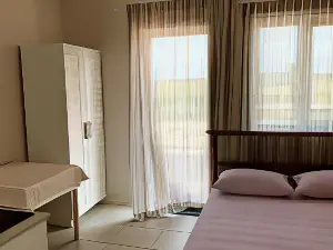 Mango House