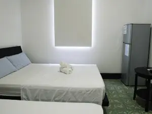 Eden`s Garden Hostel