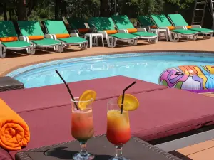 C&C Karo Resort