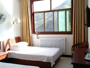 Zanhuang Shiyan Guanghua Hostel