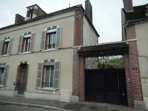 Les Bains Bed & Breakfast