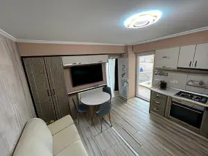 Happy Apartments