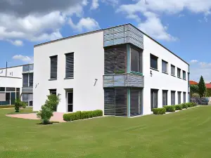 Hotel Harmony Medical & Wellness-Free Parking, 1,8km from the Center