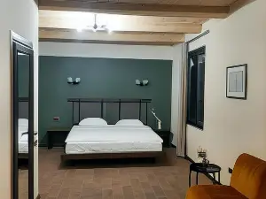 Innwoods Hotel