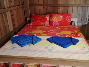 Bee Bee's Chalets Home Stay and Trekking