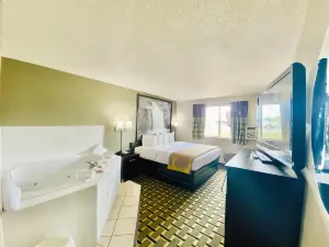 Super 8 by Wyndham Grand Rapids/Wyoming