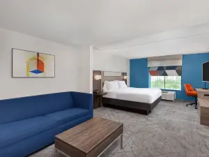 Holiday Inn Express & Suites Columbus at Northlake