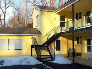 Country Place Inn and Suites White Haven