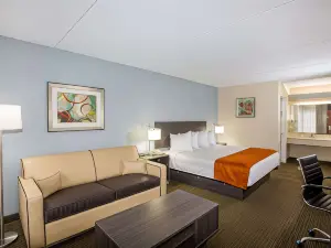 Days Inn & Suites by Wyndham Orlando Airport