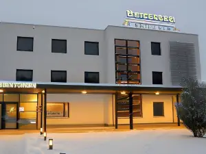 Pesa Hotel