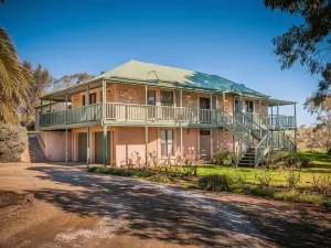 Angaston Saleyards Luxury Accommodation