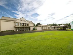 Holiday Inn East Windsor - Cranbury Area