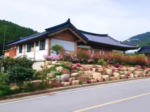 Wando Woori Hanok Pension