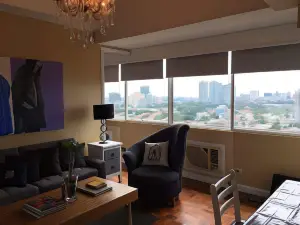 Greenhills 1Br Central Location w/ 180 Degree View