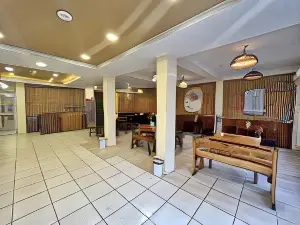 Cozy Coron Inn