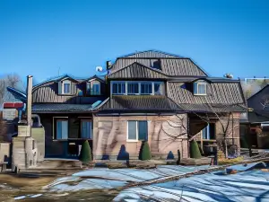 Stone Art Guest House & Camping