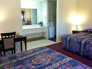 Travelers Motel