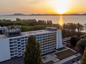 Lelle Hotel