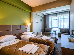 Loo-Arena Hotel
