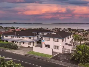 Snells Beach Motel