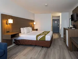 Quality Inn & Suites Tulare