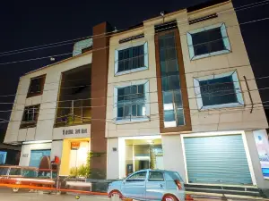 OYO 33449 Hotel Crown Plaza