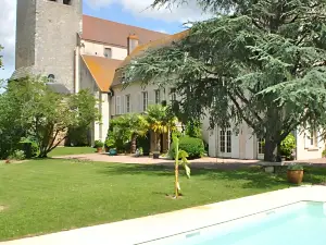 Le Prieuré Saint Agnan maison d'hôtes de charme avec piscine