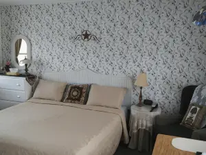 Midway Lodging