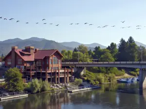 The Lodge at Riverside