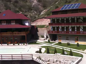 Etno Selo Vrelo & Camping