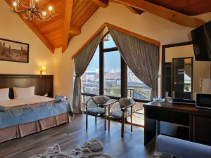 GrandShale Hotel