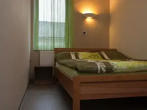 Hostel Plus Caffe
