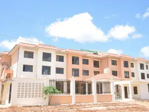 Luwa Evergreen Hotel
