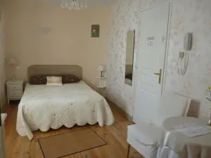 Logis Hotel les Tilleuls