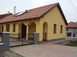 Kiserdo Vendeghaz