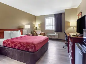 Econo Lodge Inn & Suites