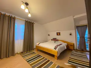 Casa Din Deal