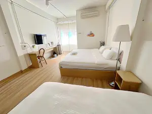 La Moon House