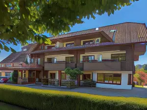 Hotel Restaurant Vinothek LAMM - Hotel LAMM KG