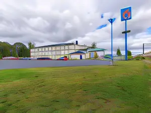 Motel 6 Baraboo, WI - Lake Delton