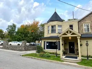 Inn at the Falls