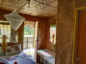 Shirley's Cottage - Pamilacan Island