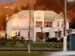 Manakau House the Old Manakau Hotel 1920